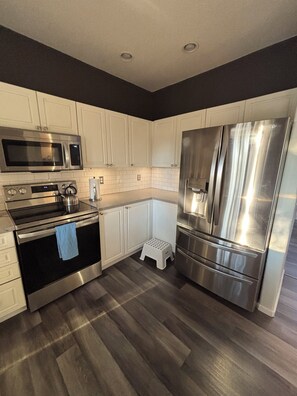 Microwave, oven, stovetop, dishwasher