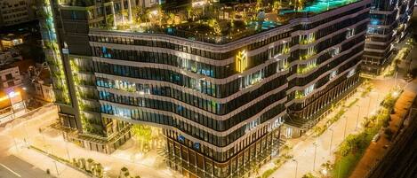 Appartement Affaires, 2 chambres, balcon, vue ville