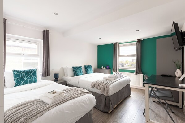 3 bedrooms, iron/ironing board, WiFi, bed sheets