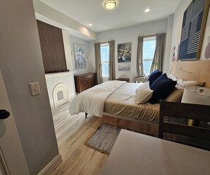 3 bedrooms, desk, iron/ironing board, free WiFi