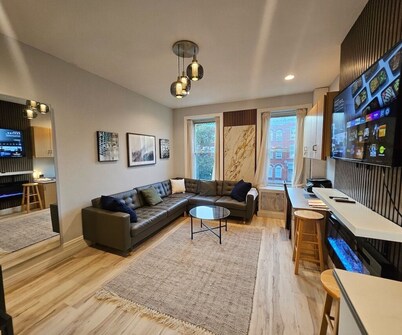 Cool Renovated 3-bedroom Townhome with AC in Jersey City