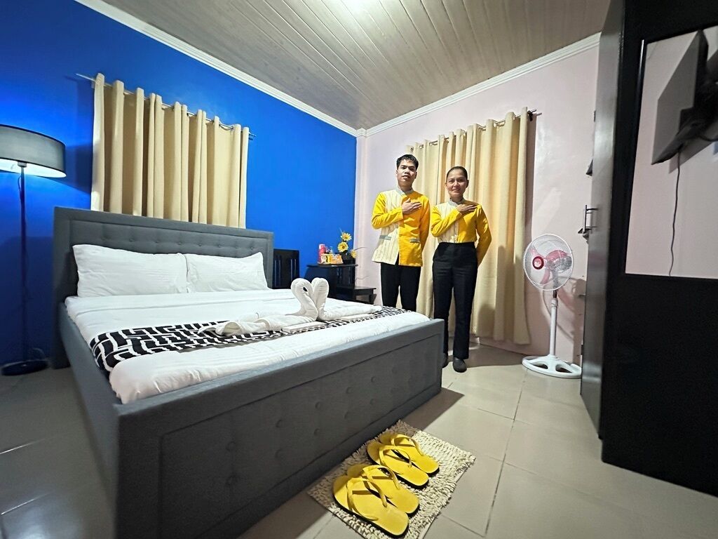 Standard Triple Room | Desk, blackout drapes, iron/ironing board, free WiFi