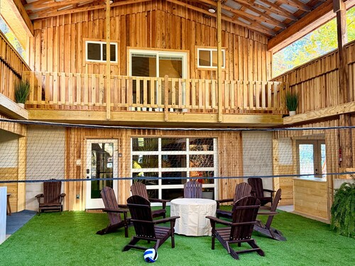 Cabin #12 - Lydia's Junction