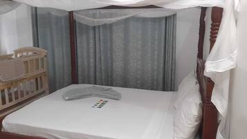 2 chambres, fer et planche Ă repasser, Wi-Fi, draps fournis