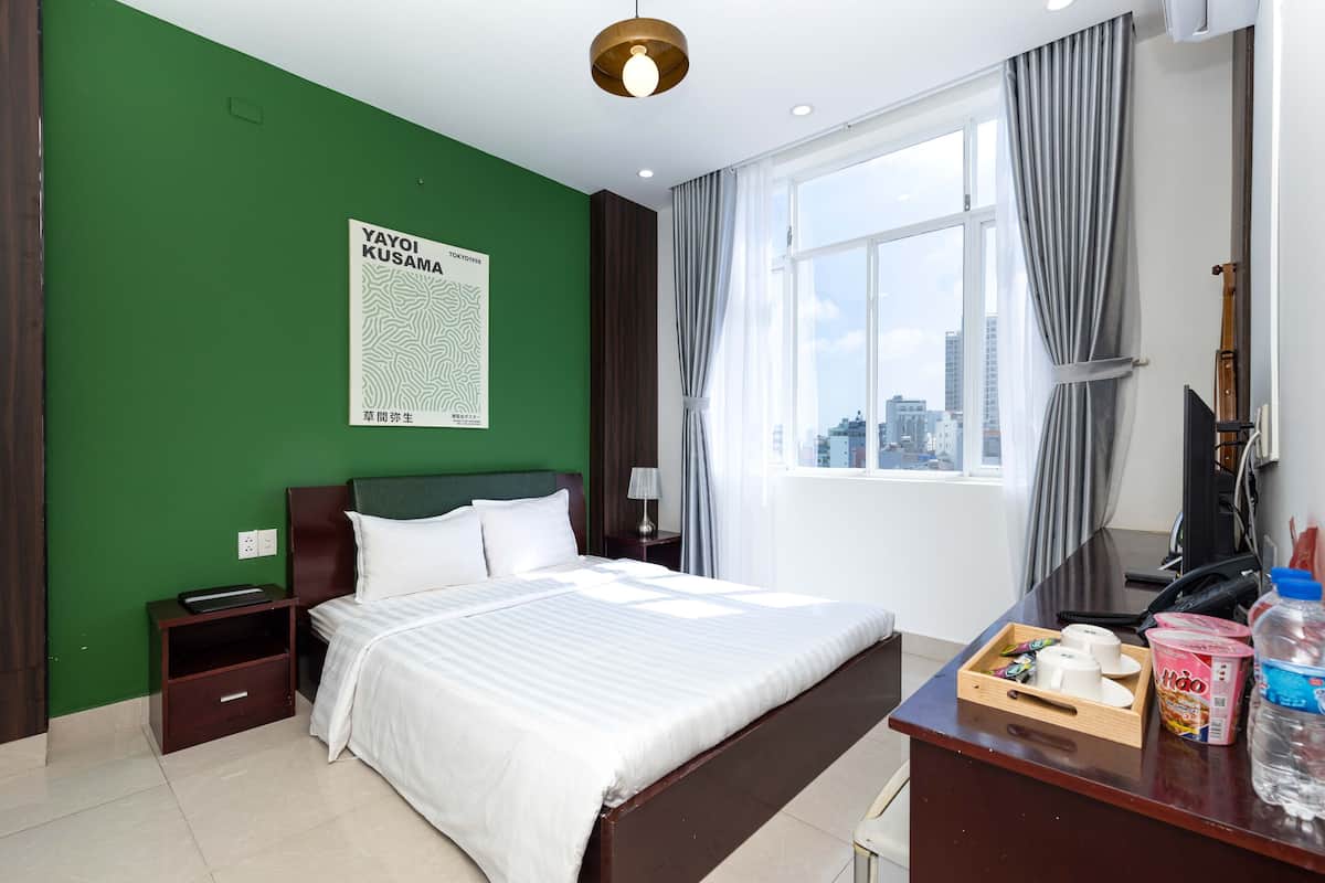 Quarto casal standard, vista para a montanha | Frigobar, escrivaninha, Wi-Fi de cortesia, roupa de cama