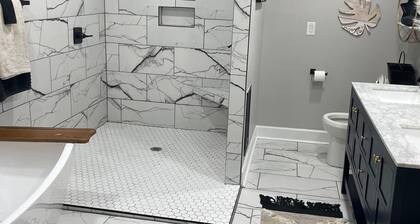 4-bedroom house in nice New Albany with AC