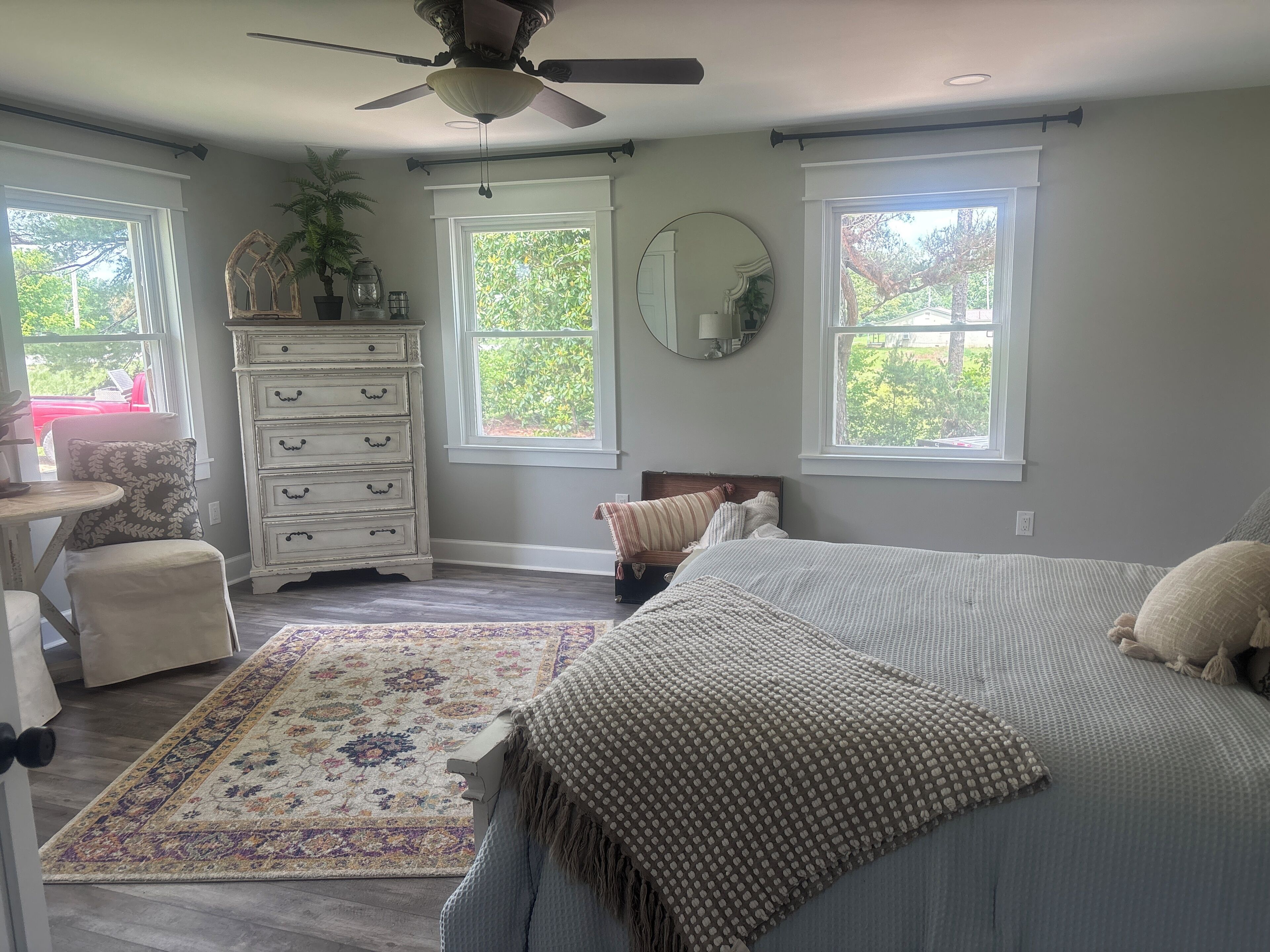 4 多间卧室、熨斗/熨衣板、WiFi、床单