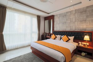 Luxury Double Room, City View | Desk, laptop workspace, free WiFi - La Serene Boutique Hotel (Bengaluru)