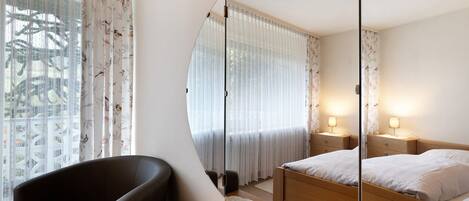 2 Schlafzimmer, Bügeleisen/Bügelbrett, WLAN