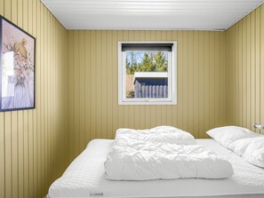 3 bedrooms, Internet