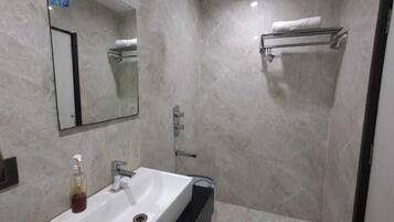 Family Room | Bathroom