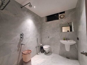 Artículos de tocador gratuitos, toallas, jabón, shampoo