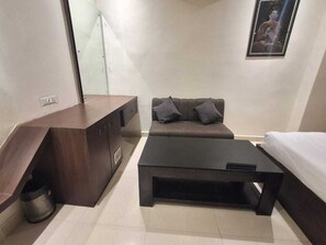 Classic Suite | Living area - Hotel Downtown (Bilaspur)