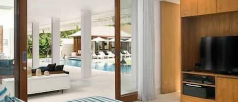 5 bedrooms, in-room safe, desk, iron/ironing board