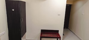 Deluxe-dobbeltværelse | Dundyner, individuel indretning, skrivebord