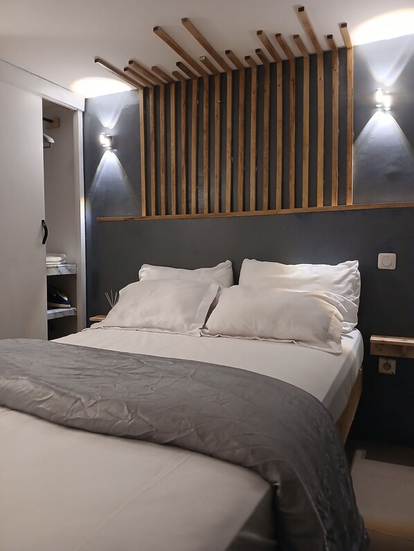 1 bedroom, iron/ironing board, WiFi, bed sheets