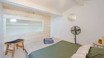 1 chambre, bureau, accĂšs Internet, draps fournis