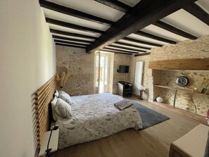 3 soverom, wi-fi (inkludert) og sengetøy