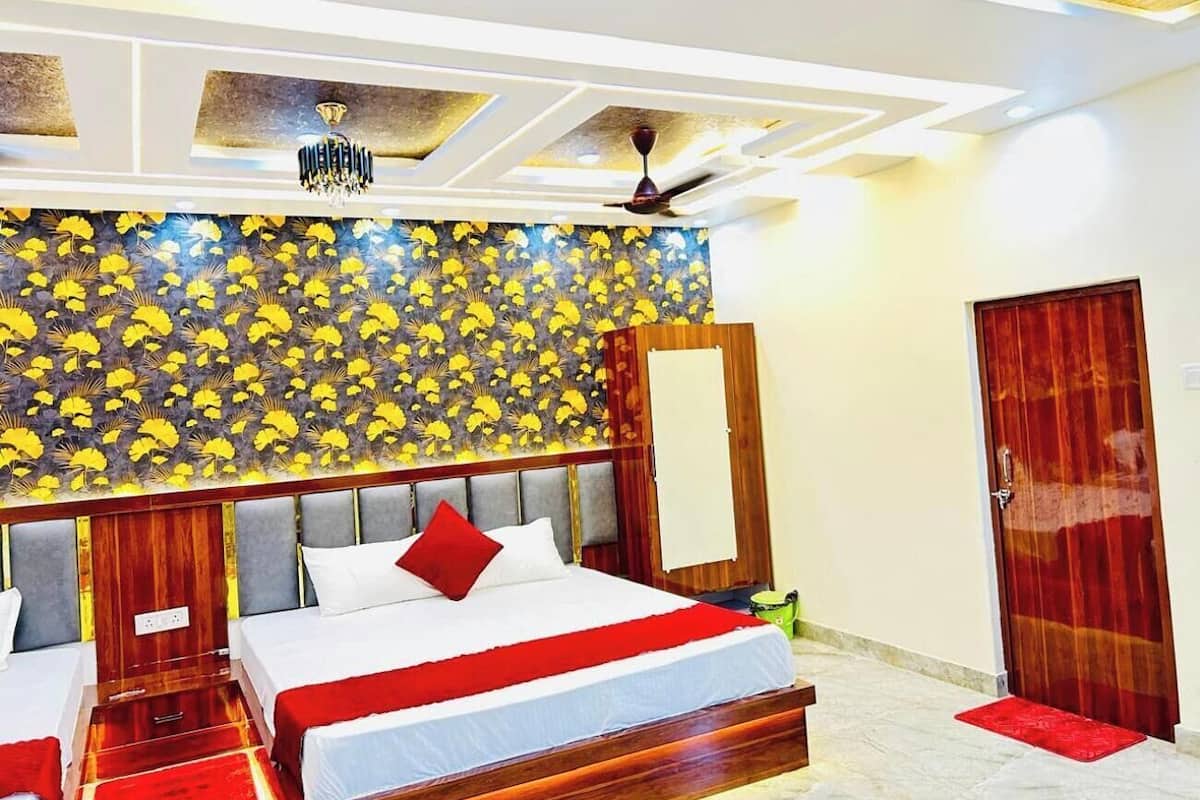 Premium Room | Free WiFi, bed sheets