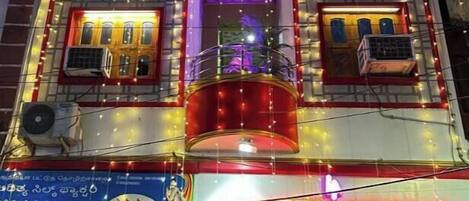 Fachada de la propiedad