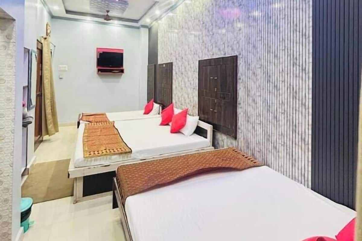 Family Room | Free WiFi