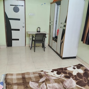 Desk, laptop workspace - Bungalow 2bhk (Pimpri - Chinchwad)