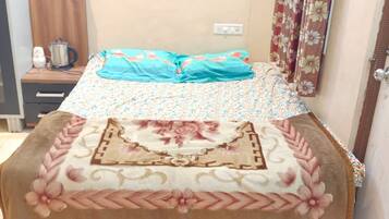 Bureau, espace de travail pour ordinateur portable