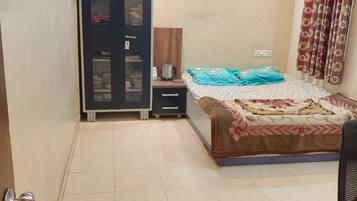 Bureau, espace de travail pour ordinateur portable