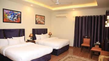 9 bedrooms, WiFi, bed sheets