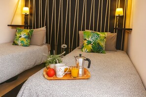 2 slaapkamers, een bureau, een strijkplank/strijkijzer, gratis wifi