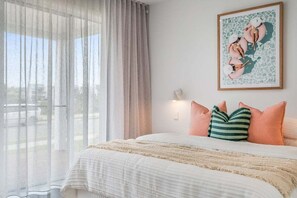 4 habitaciones, escritorio, tabla de planchar con plancha y wifi gratis 