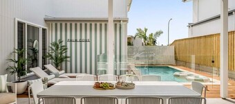 Palm Cove Skennars - Beautifully designed coastal retreat