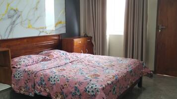 1 bedroom, internet, bed sheets