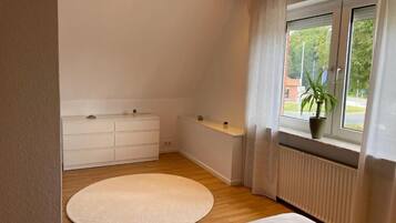 2 bedrooms, WiFi, bed sheets