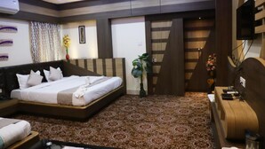 Premium Double Room, City View | WiFi (free), bed sheets - Janvi International Inn Muzaffarpur (Muzaffarpur)