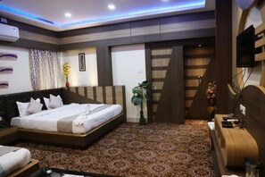 Premium Double Room, City View | Free WiFi, bed sheets - Janvi International Inn Muzaffarpur (Muzaffarpur)