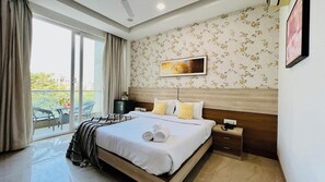 Superior Room, Balcony | Iron/ironing board, rollaway beds, free WiFi, bed sheets