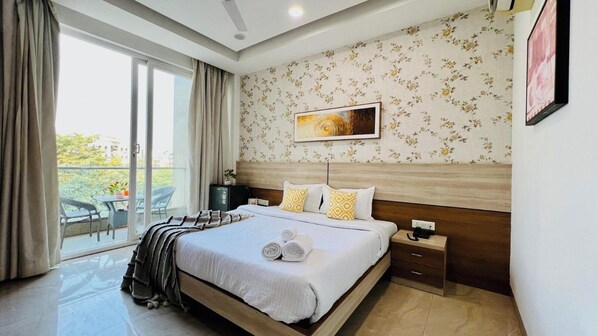 Superior Room, Balcony | Iron/ironing board, rollaway beds, free WiFi, bed sheets