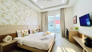 Superior Room, Balcony | Iron/ironing board, rollaway beds, free WiFi, bed sheets - Olive Hotel Medanta (Gurugram)