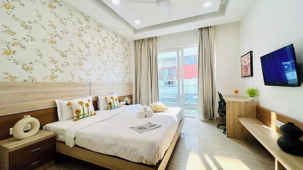 Superior Room, Balcony | Iron/ironing board, rollaway beds, free WiFi, bed sheets