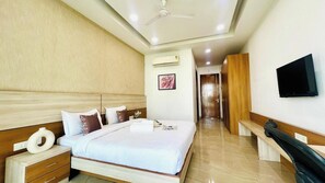 Iron/ironing board, rollaway beds, free WiFi, bed sheets - Olive Hotel Medanta (Gurugram)