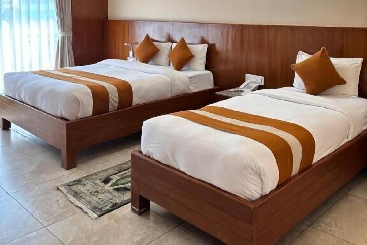 Family Room | Soundproofing, iron/ironing board, WiFi (free), bed sheets