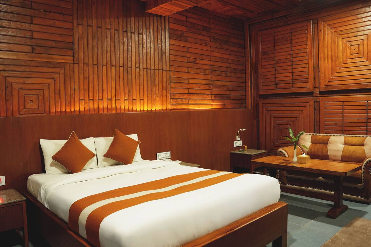 Mini Suite | Soundproofing, iron/ironing board, WiFi (free), bed sheets