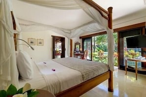 4 chambres, coffre-fort, literie fournie