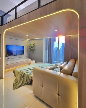 Departamento, 2 habitaciones, vista a la ciudad | Área de sala de estar