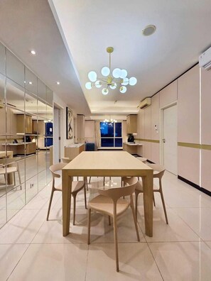 Apartment, 3 Schlafzimmer, Stadtblick | Wohnbereich