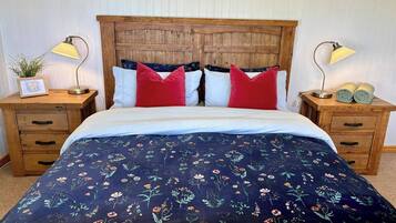 Iron/ironing board, Internet, bed sheets
