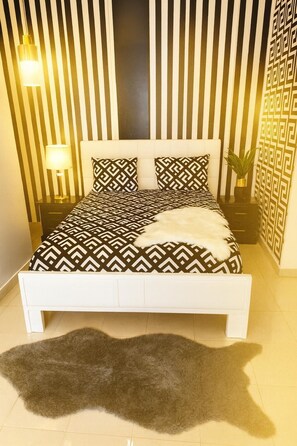 1 bedroom, internet, bed sheets