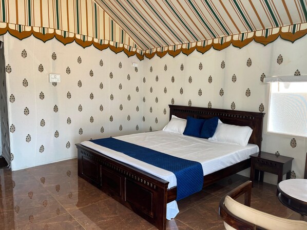 Luxury Tent, Patio, Garden View