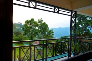 Quarto casal família, vista para a montanha | Vista do quarto